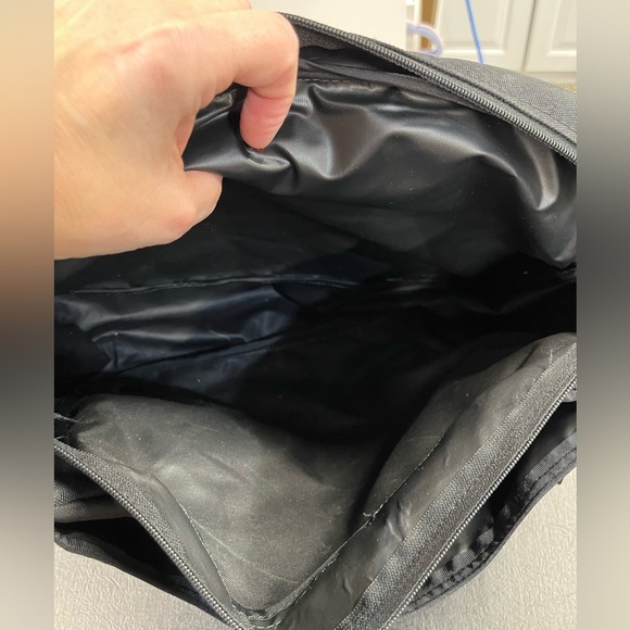 High Sierra Passport to Adventure laptop/messenger bag - Picture 7 of 10